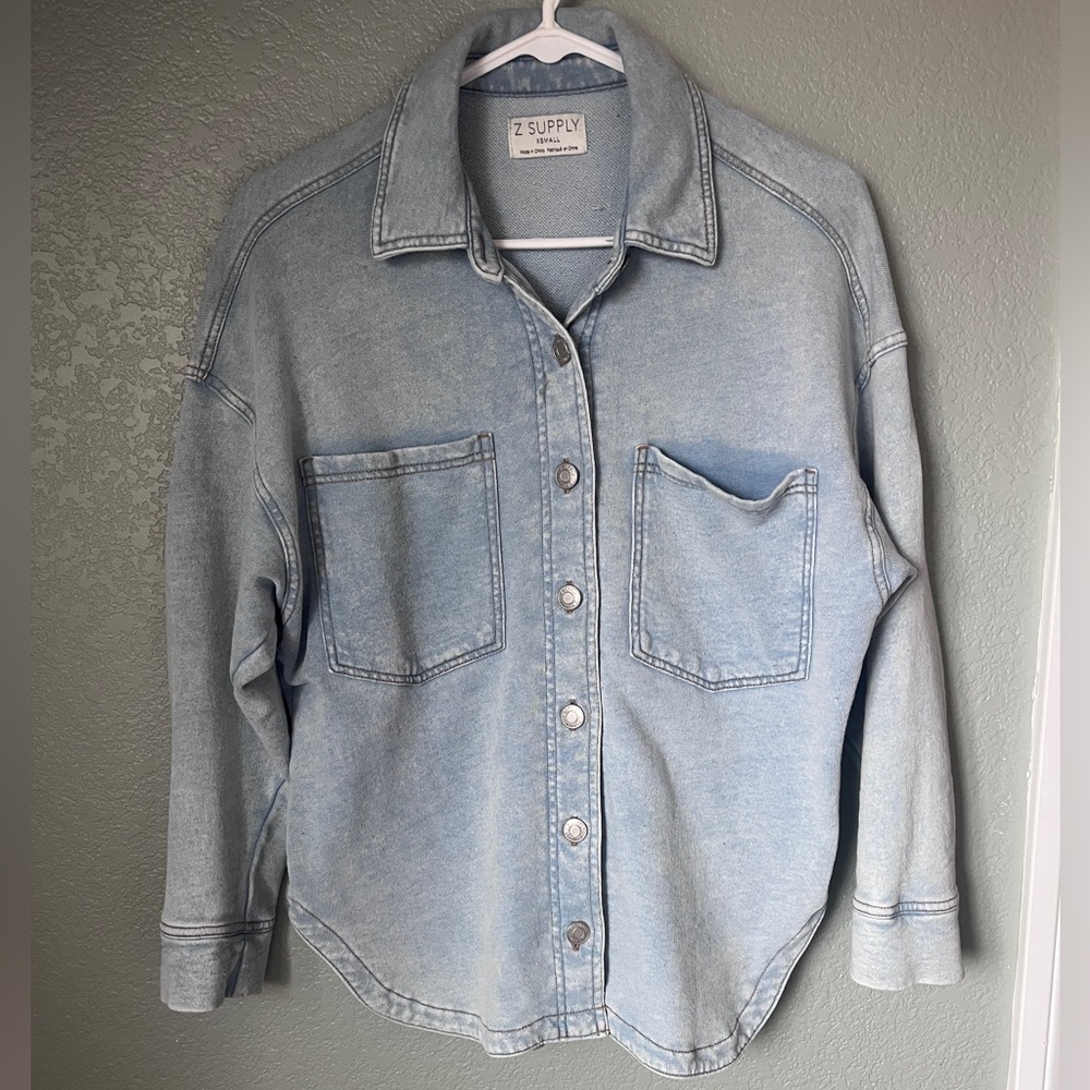 Z Supply All Day Knot Jacket/Light Blue Denim Button-Up Shirt